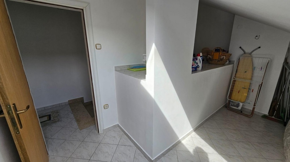 Förvaringsutrymme med husgeråd