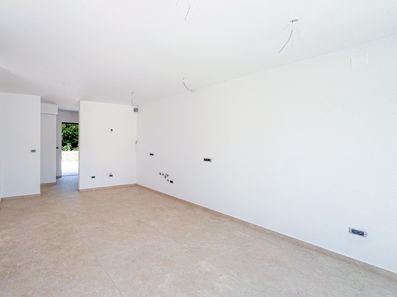 Vardagsrum med utsikt över trappan