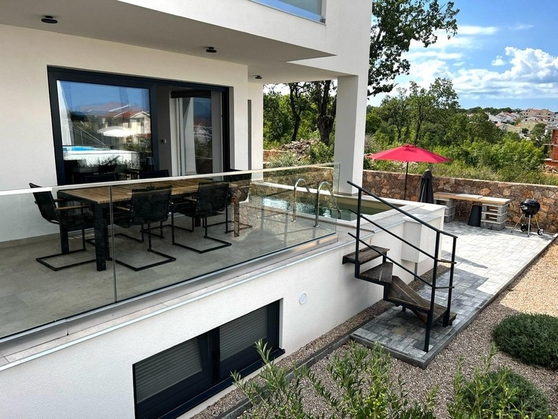 Köp en duplexlägenhet med privat trädgård - Panorama Scouting A3723.