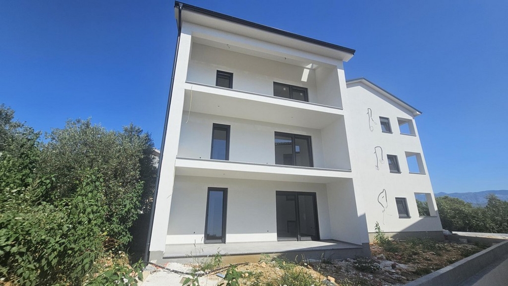 Ny lägenhet nära havet till salu på ön Krk i Kroatien.