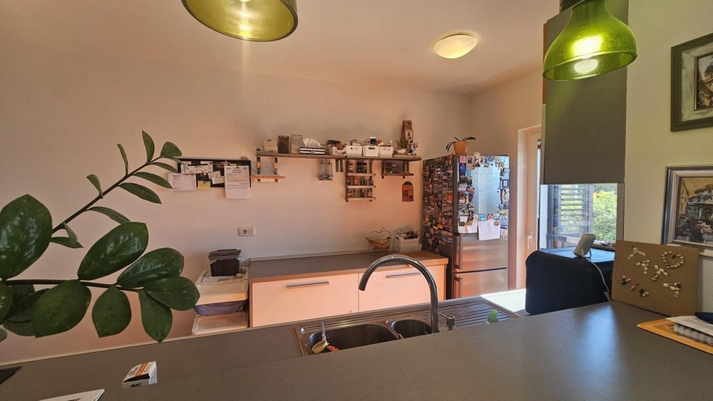 Kök av fastighet A3768 i Kroatien.