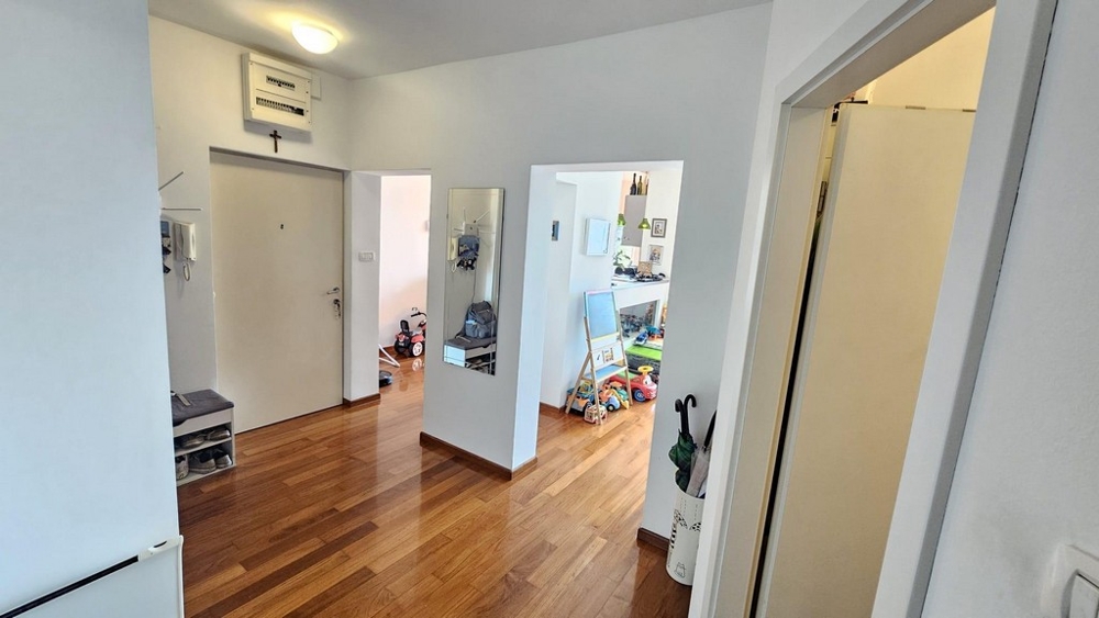 Entré till den välskötta lägenheten A3768 i Rijeka, Kroatien.