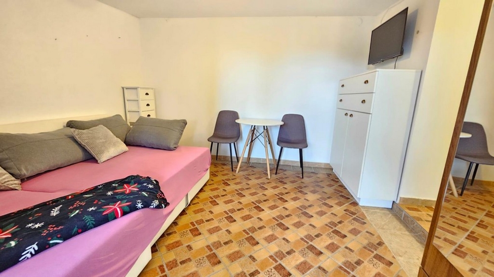 Studio på bottenvåningen.