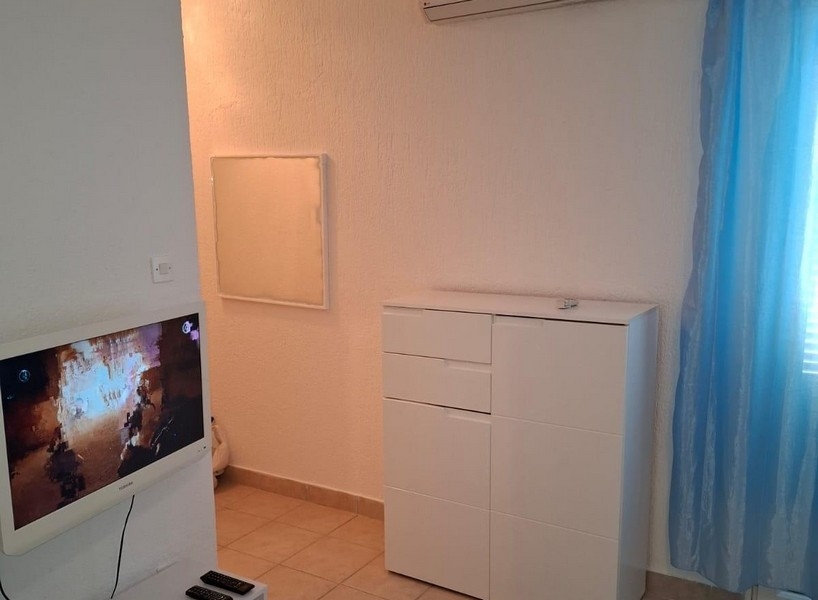 Hörnbänk - fastighet A3775 i Kroatien.