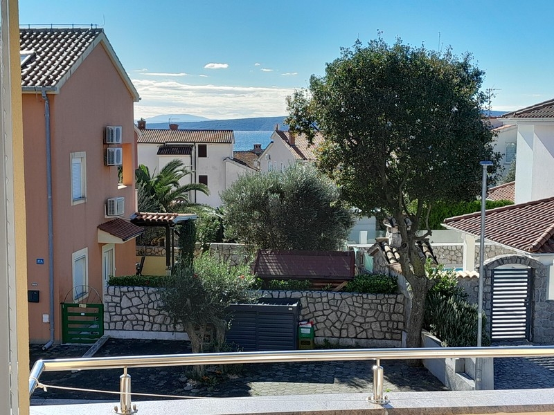 Havsutsikt över fastigheten A3790 i Kroatien på Krk.