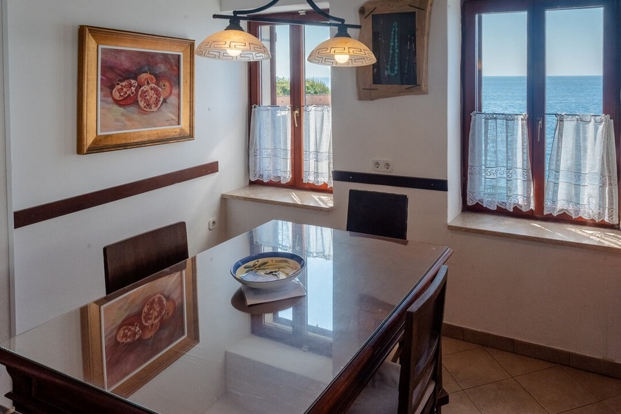 Matplats med vacker havsutsikt - fastighet A3796.