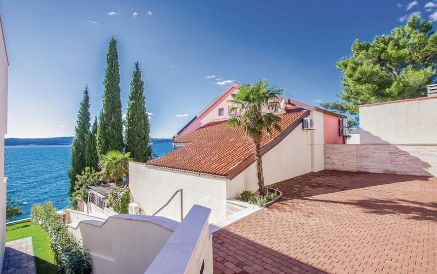 Lägenhet nära stranden till salu i Crikvenica, Kroatien.