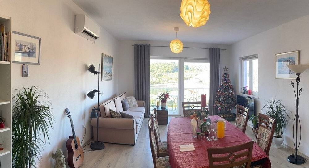 Vardagsrum i fastighet A3805 på ön Korcula.