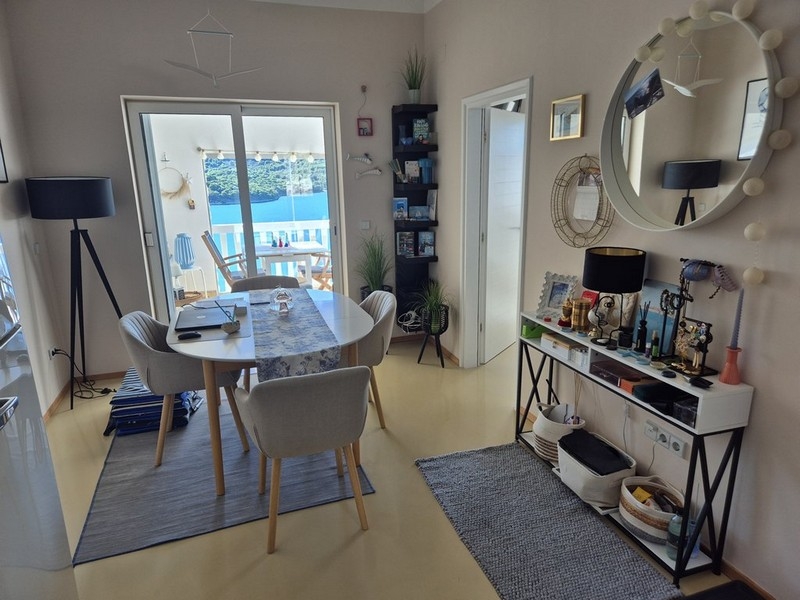 Matplats och havsutsikt