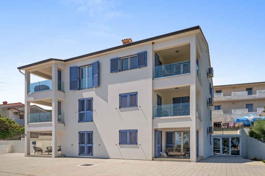 Havsutsikt över lägenheter A3835 i Kroatien.