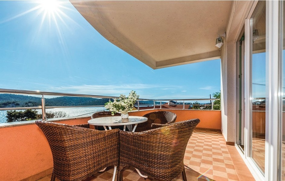 Fastighetsmäklare för Kroatien - Panorama Scouting A2500