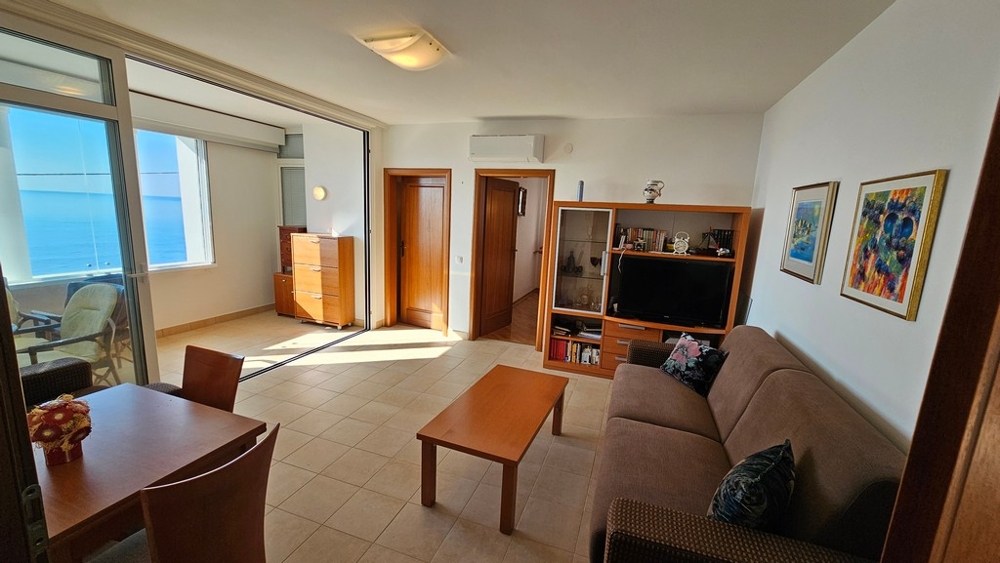 Vardagsrum med havsutsikt - fastighet A3867, Kroatien.