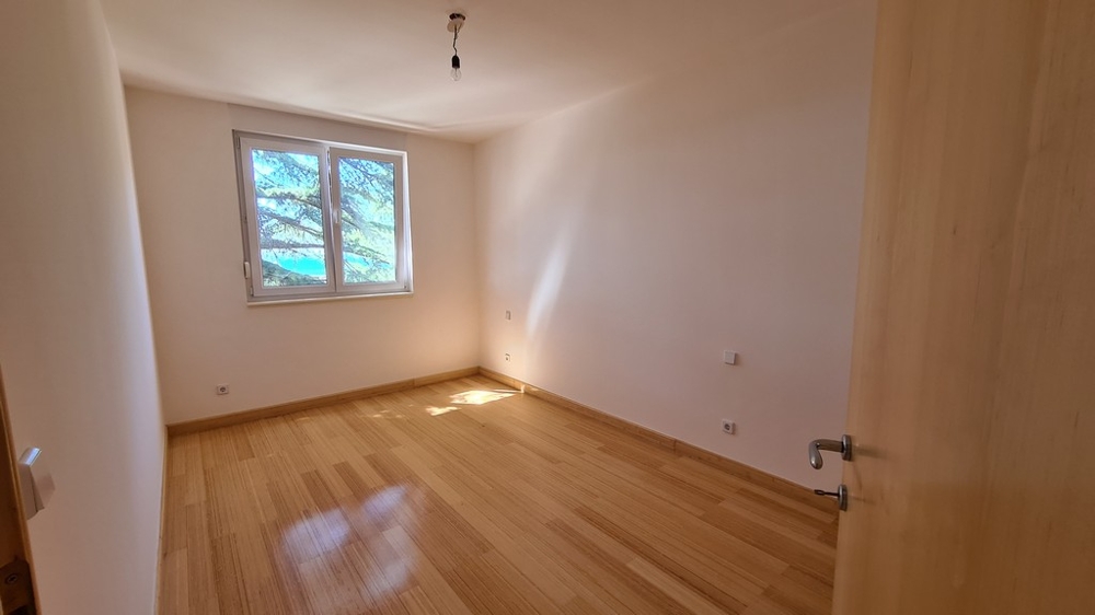 Sovrum med havsutsikt.