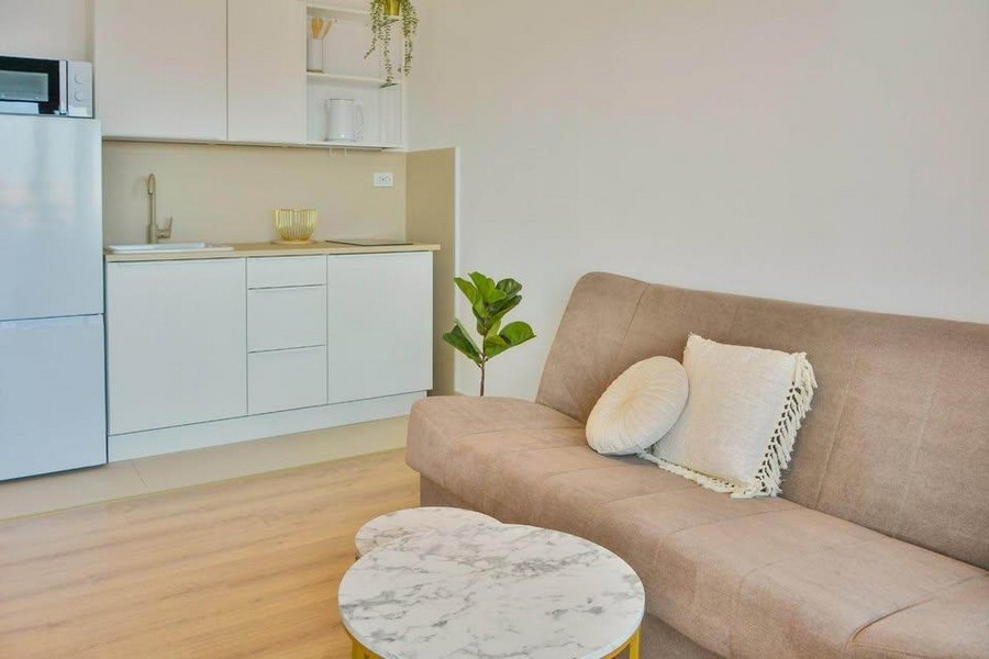 Vardagsrum och kök.