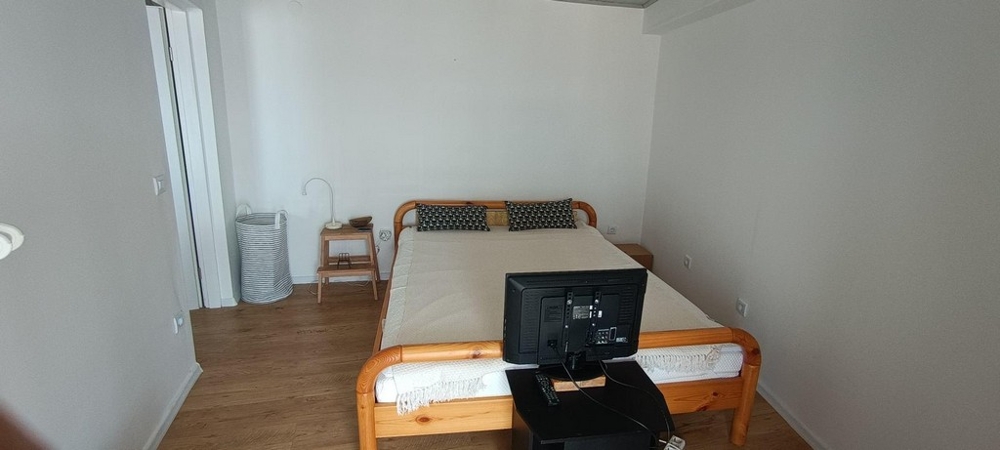 Sovrum i nedre delen med dubbelsäng