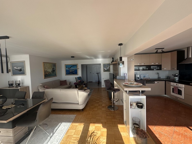 Köp en möblerad lägenhet i Crikvenica, Kroatien.