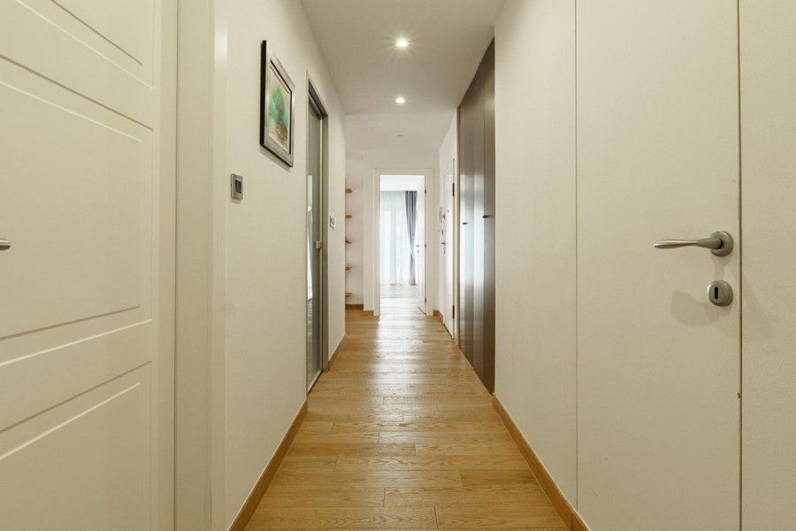 Hall tillgång vardagsrum modern lägenhet Split