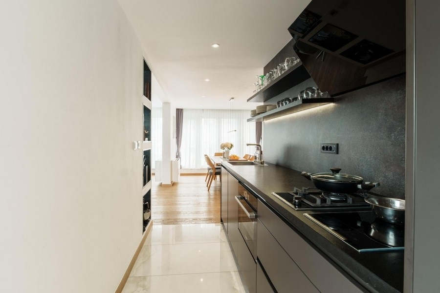 Kök med utrustat kök