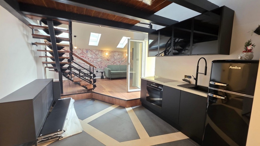 Modernt kök i lägenhet A3899 i Rijeka, Kroatien - Panorama Scouting.