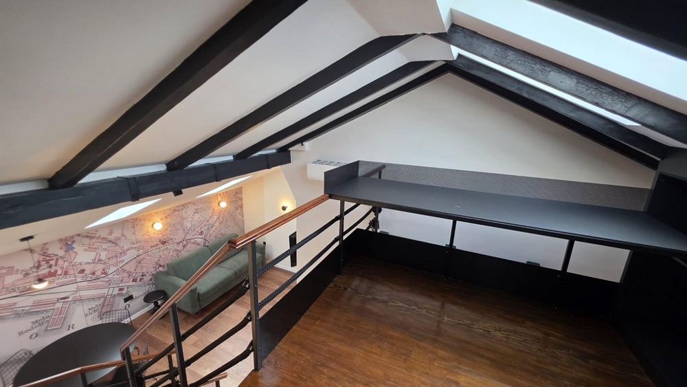 Galleri med arbetsyta under snedtak