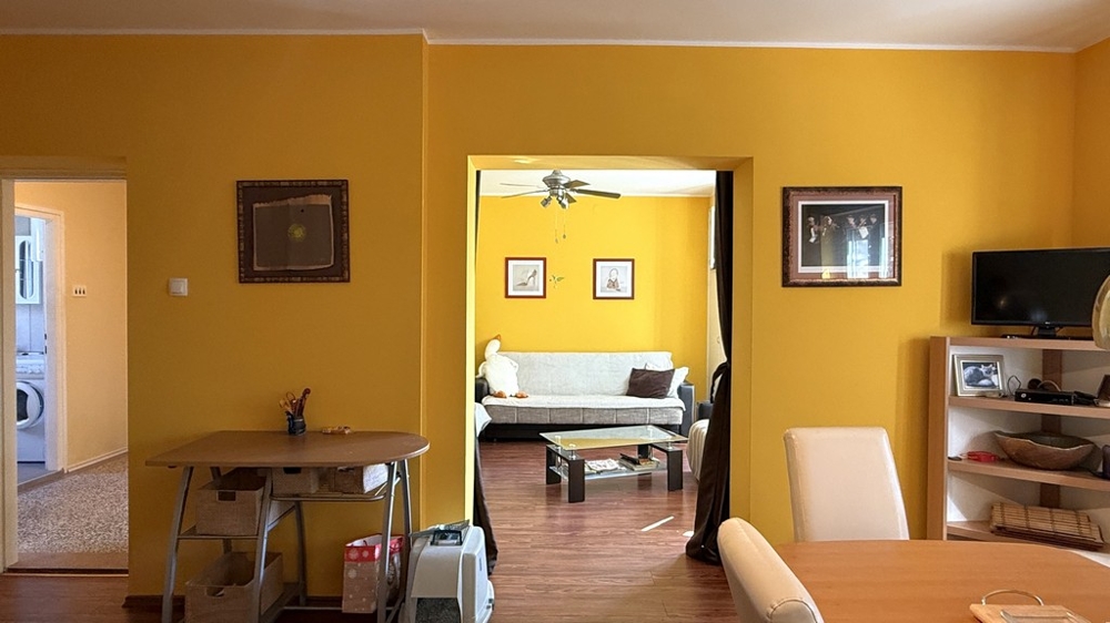 Öppet kök med utrustat kök och vitvaror i Vodice