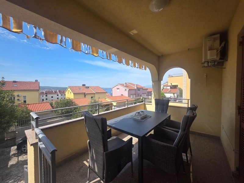 Utsikt över havet från terrassen.