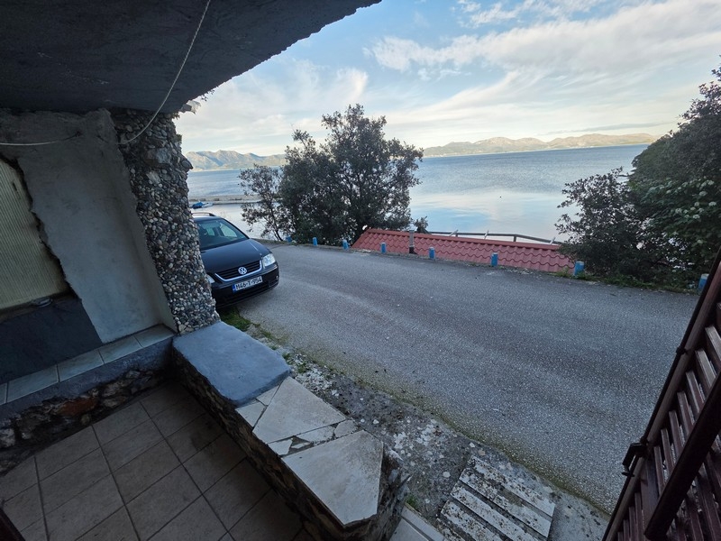 Utsikt från terrassen över havet och kustlandskapet