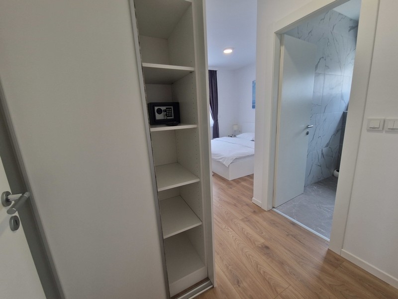 Hall med tillgång till sovrum och badrum