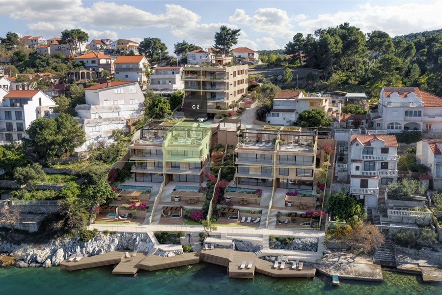 Exklusivt bostadskomplex precis vid havet på Ciovo