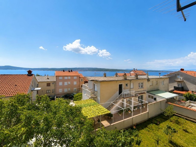 Utsikt över havet och kusten i Kroatien