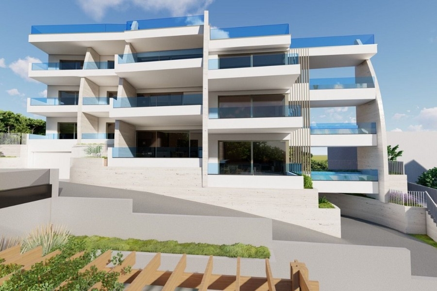 Sidovy av bostadshus med balkonger i Dalmatien