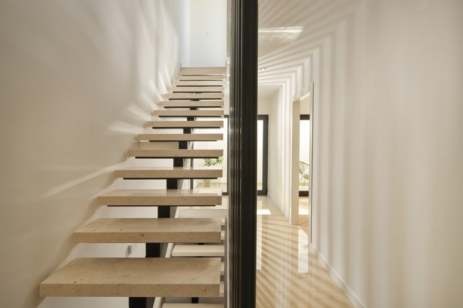 Modern inomhustrappa
