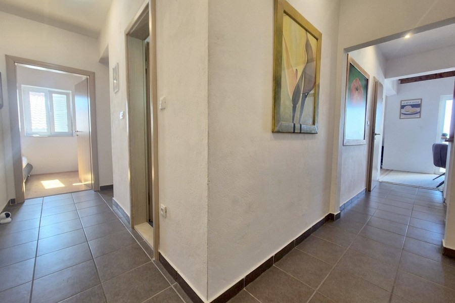 Hall med tillgång till rummen