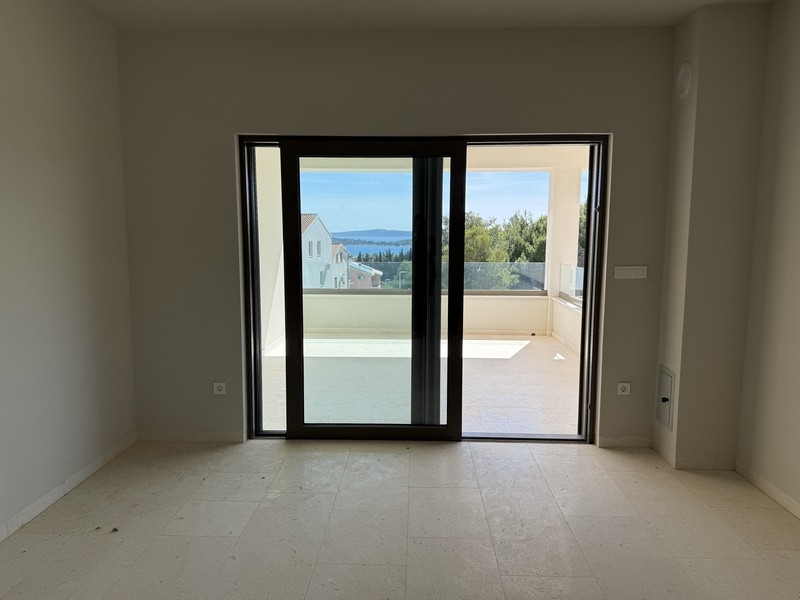 Modern ny lägenhet nära stranden i Vodice