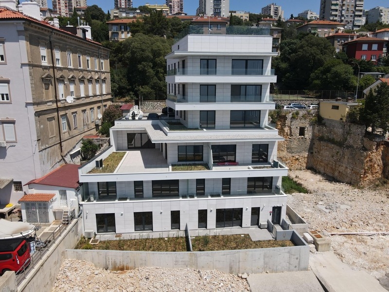 Exteriör vy av den nya byggnaden i Rijeka