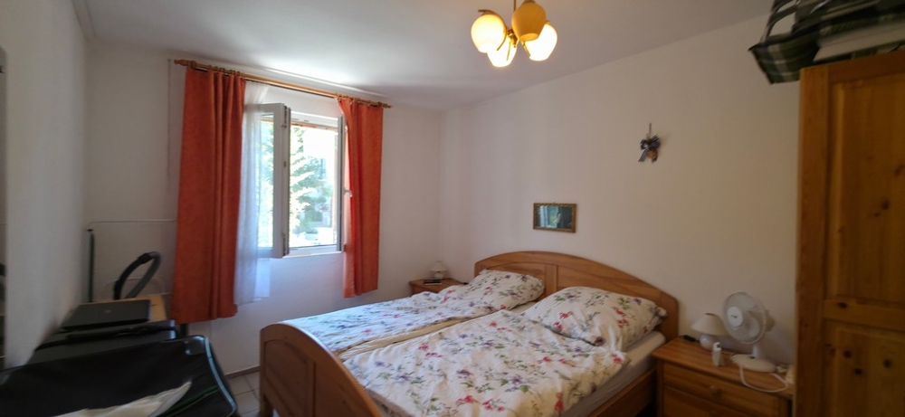 Andra sovrummet med trämöbler, lägenhet A4103 i Crikvenica