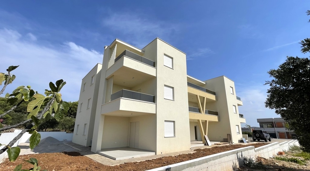 Ny byggnad med lägenheter i Vodice, exteriör vy