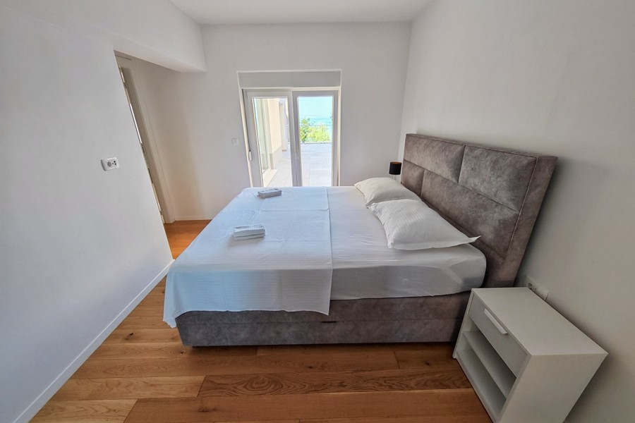 Sovrum med tillgång till terrassen