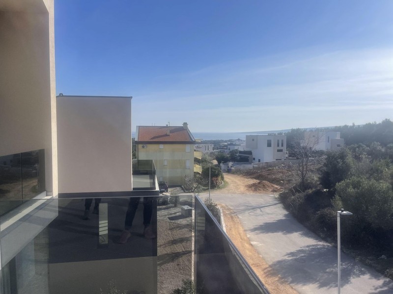 Utsikt från den övre terrassen mot havet