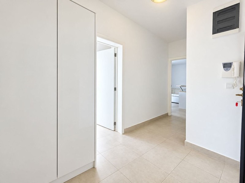 Hall med inbyggd garderob