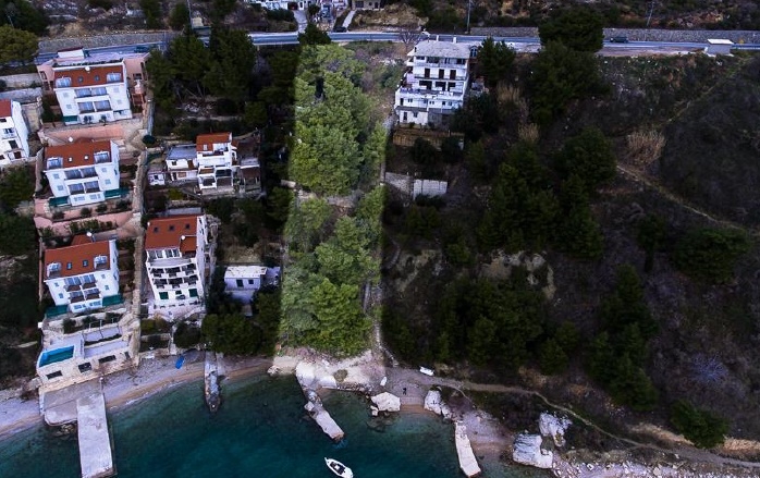 Stor byggtomt precis vid havet