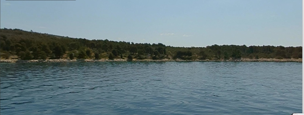 Fastigheter vid havet, ön Brac, Kroatien.