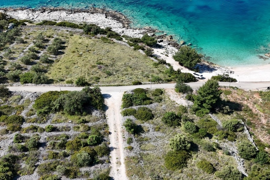 Kustfastighet med tillgång till stranden i Kroatien