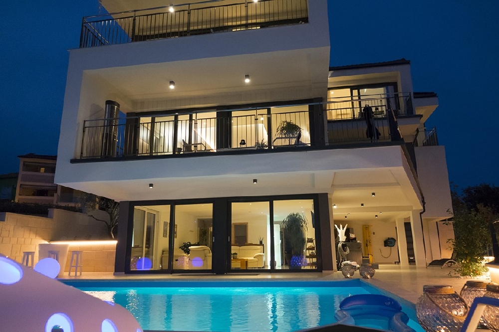 Köp moderna villor i Kroatien på ön Krk.