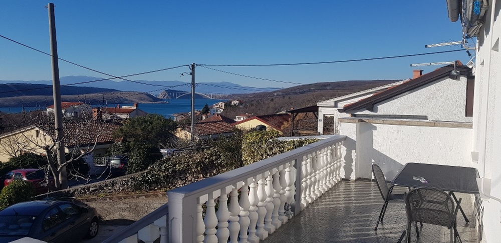 Havsutsikt över fastigheten H1067 nära Crikvenica i regionen Kvarnerbukten.