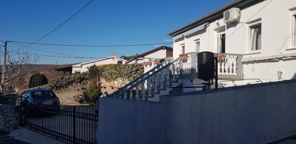 Vackert hus med panoramautsikt till salu i Kroatien.