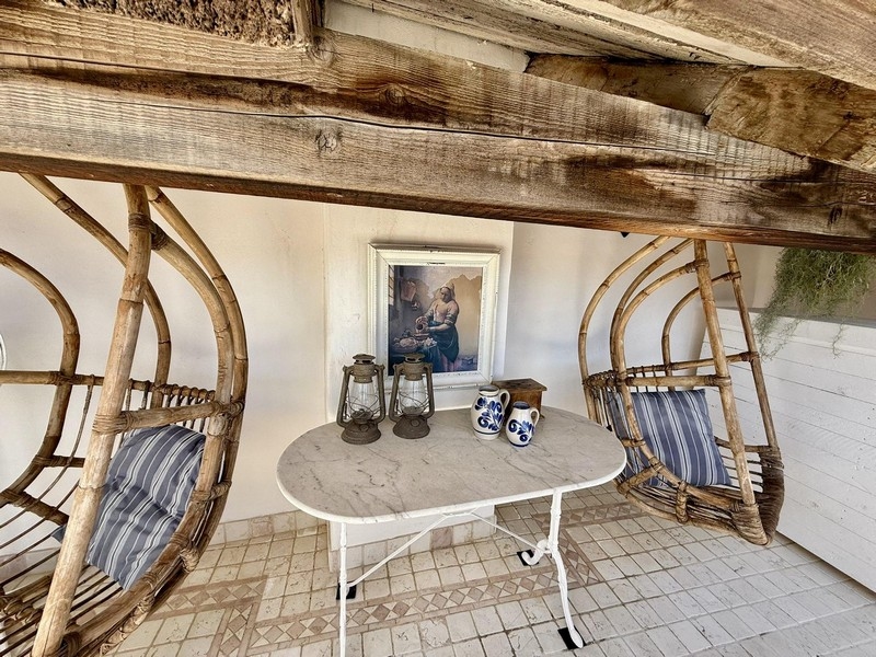 Medelhavscharm och stil inomhus.