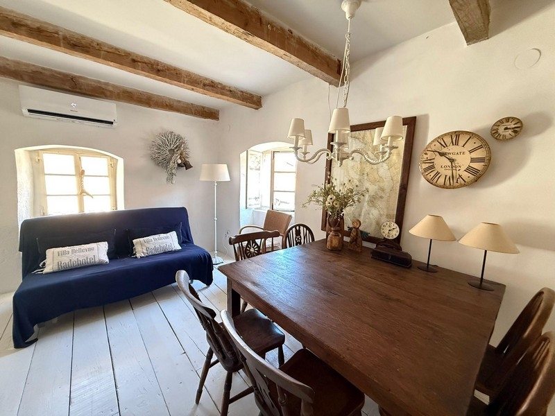 Utsikt över gatorna i Vrbnik.