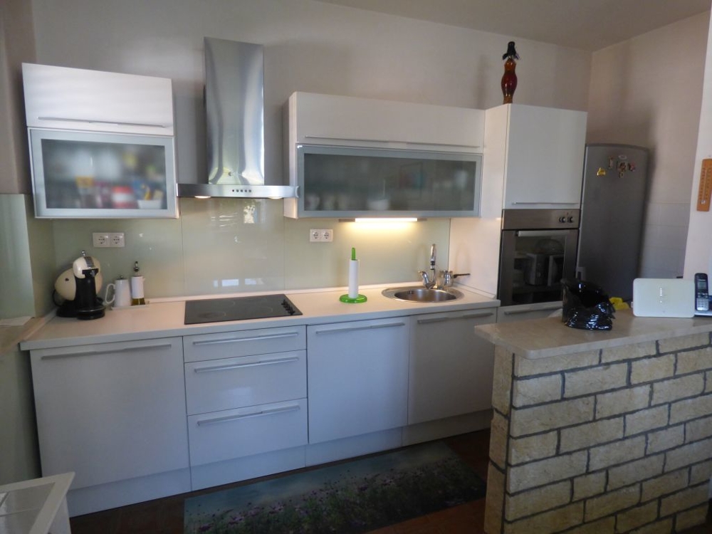 Utsikt över det högkvalitativa köket.