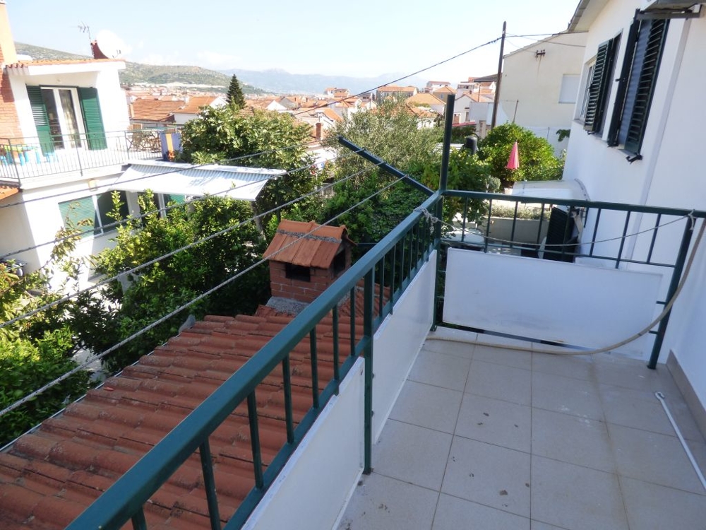 Utsikt från övervåningens balkong.